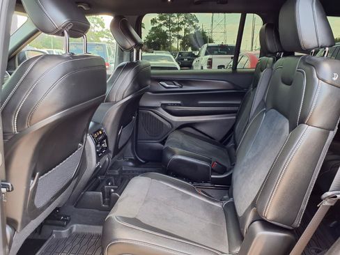 Certified 2025 Jeep Grand Cherokee L Laredo RWD image 21