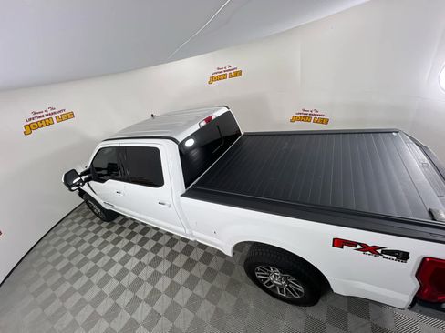 Used 2019 Ford F250 Lariat w/ Lariat Ultimate Package AWD/4WD image 12