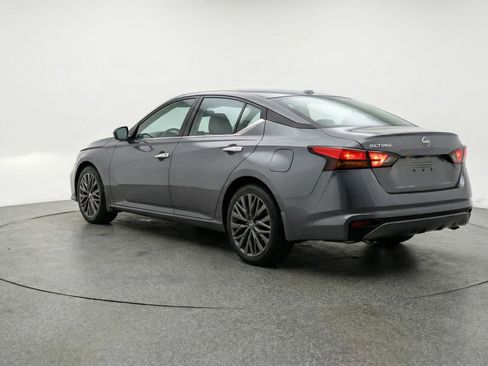 Used 2025 Nissan Altima 2.5 SV image 6