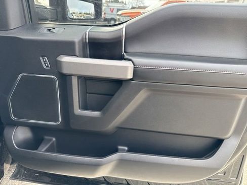 Certified 2018 Ford F150 Platinum w/ Equipment Group 701A Luxury image 13