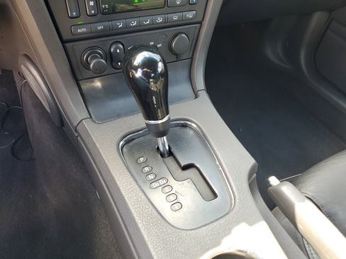 Used 2002 Ford Thunderbird image 23