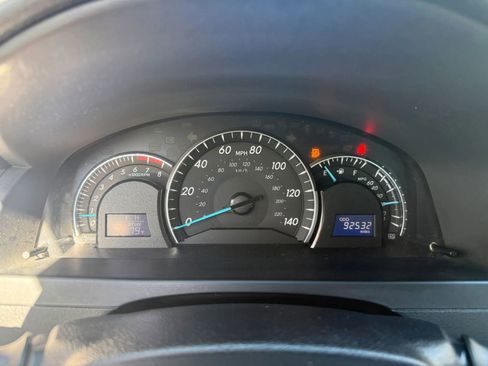 Used 2014 Toyota Camry XLE w/ Leather Package FWD image 18