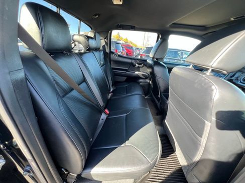 Used 2018 Toyota Tacoma Limited image 26