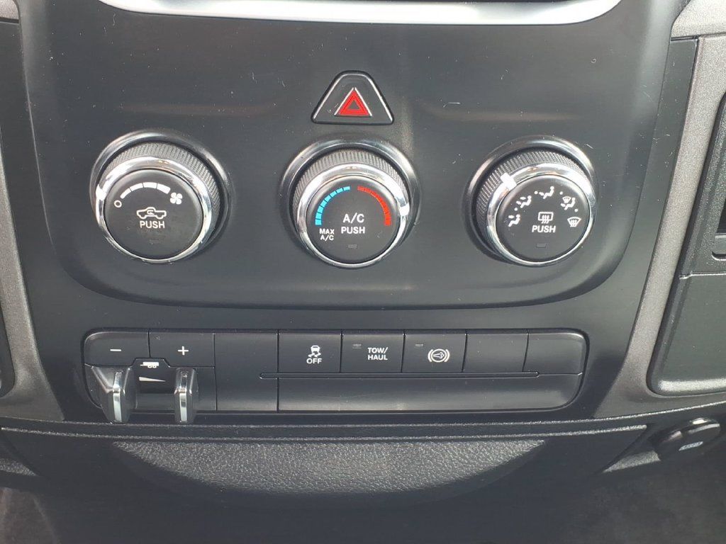 Used 2018 RAM 3500 Tradesman w/ Chrome Appearance Group AWD/4WD image 8
