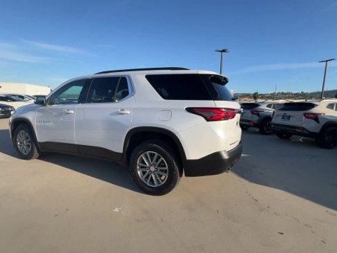 Used 2023 Chevrolet Traverse LT image 6
