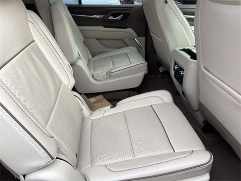 Used 2021 GMC Yukon Denali w/ Denali Premium Package image 22
