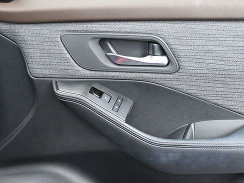 Used 2023 Nissan Rogue SV FWD image 34