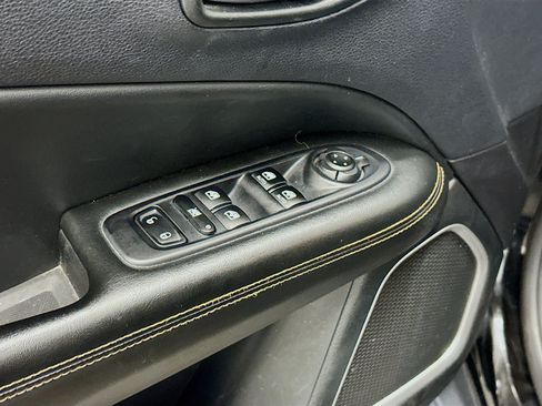 Used 2018 Jeep Compass Limited AWD/4WD image 15