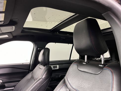 Used 2023 Ford Explorer ST w/ Equipment Group 401A image 18