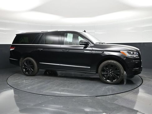 Used 2024 Lincoln Navigator L Reserve w/ Equipment Group 201A AWD/4WD image 3