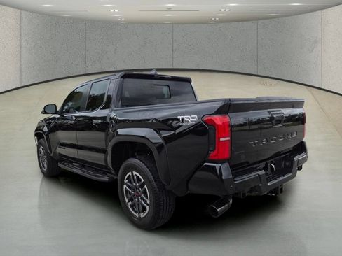 Used 2024 Toyota Tacoma TRD Sport w/ TRD Sport Upgrade Package RWD image 7