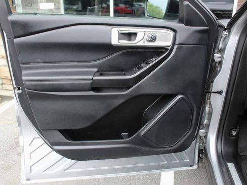 Used 2020 Ford Explorer Limited w/ Hybrid Equipment Group 310A AWD/4WD image 12