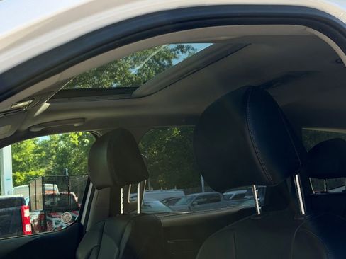 Used 2025 Kia Telluride S FWD image 19