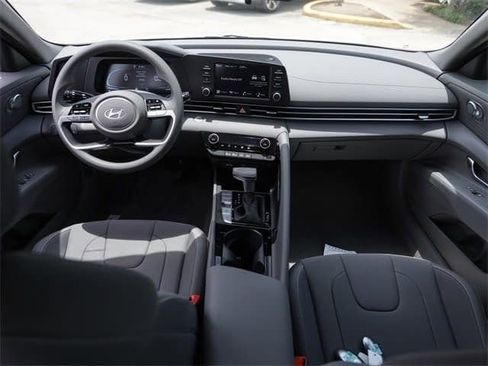 Certified 2025 Hyundai Elantra Blue image 20