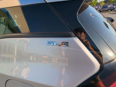 Used 2020 GMC Terrain SLE w/ Driver Convenience Package FWD image 5