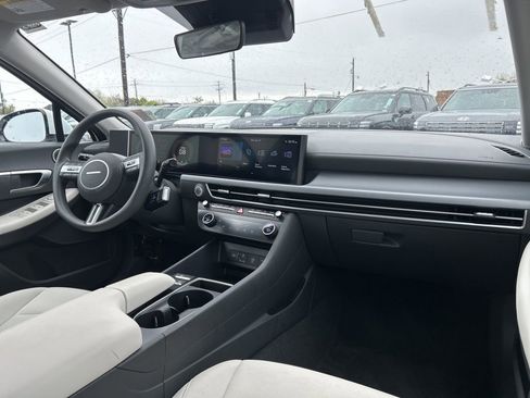Used 2025 Hyundai Sonata SEL AWD/4WD image 12