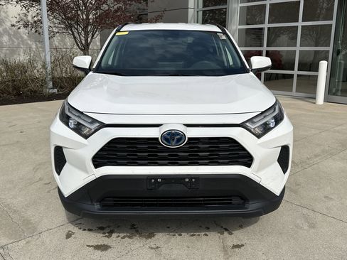 Certified 2023 Toyota RAV4 LE AWD/4WD image 5