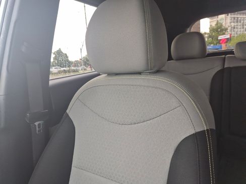 Used 2016 Kia Soul + FWD image 32