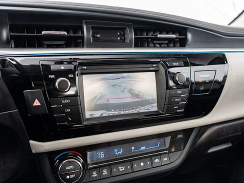 Used 2016 Toyota Corolla LE image 28