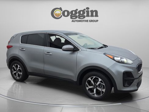 Used 2022 Kia Sportage LX image 6