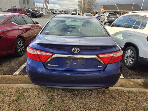 Used 2016 Toyota Camry SE image 9