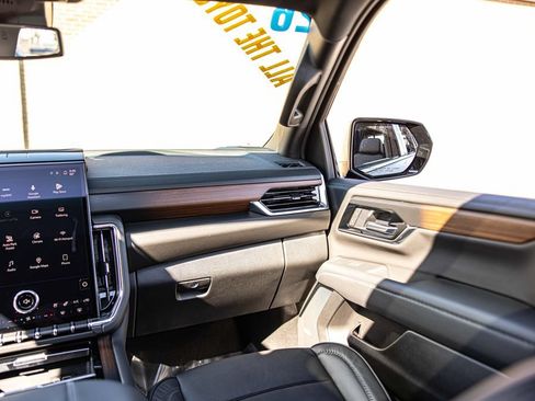 Used 2026 GMC Yukon Denali w/ Sun & Power Step Package AWD/4WD image 38