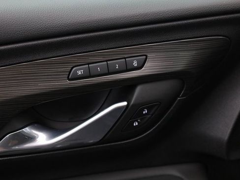 Used 2022 GMC Terrain SLT w/ Infotainment Package II image 13