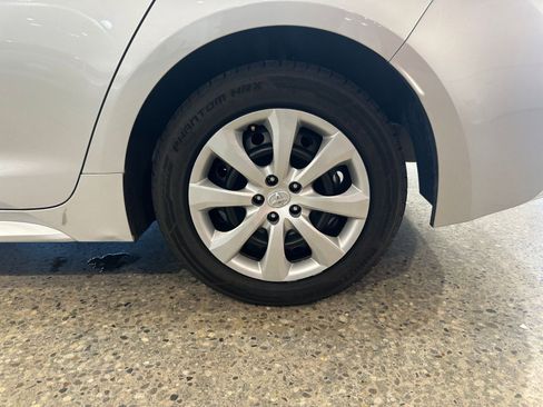 Used 2025 Toyota Corolla LE image 30