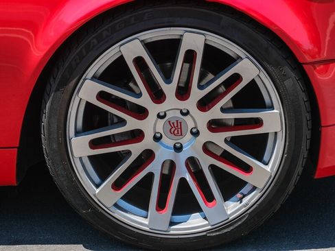 Used 2010 Rolls-Royce Phantom Drophead Coupe image 21