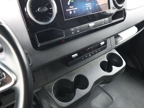 Used 2023 Mercedes-Benz Sprinter 2500 image 16