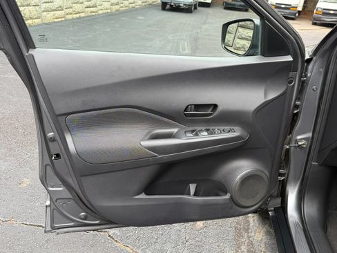 Used 2018 Nissan Kicks S w/ Exterior Package FWD image 27