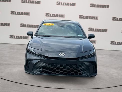 Used 2025 Toyota Camry SE FWD image 8