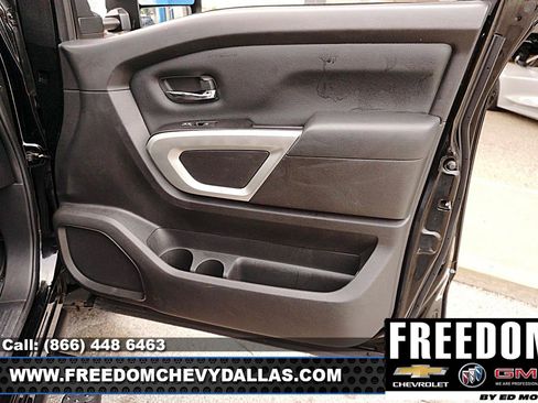 Used 2024 Nissan Titan SV w/ SV Convenience Package image 35