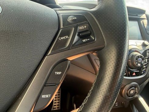 Used 2016 Hyundai Veloster Turbo FWD image 20