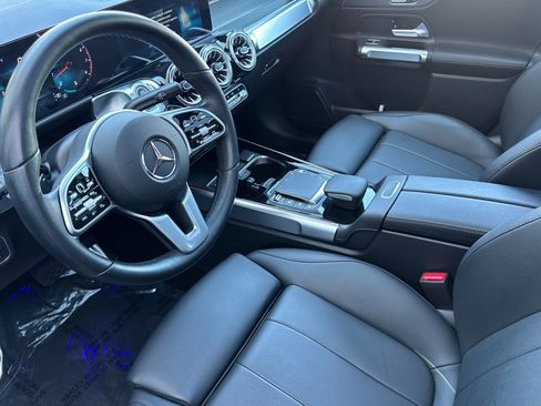 Used 2022 Mercedes-Benz GLB 250 4MATIC image 4