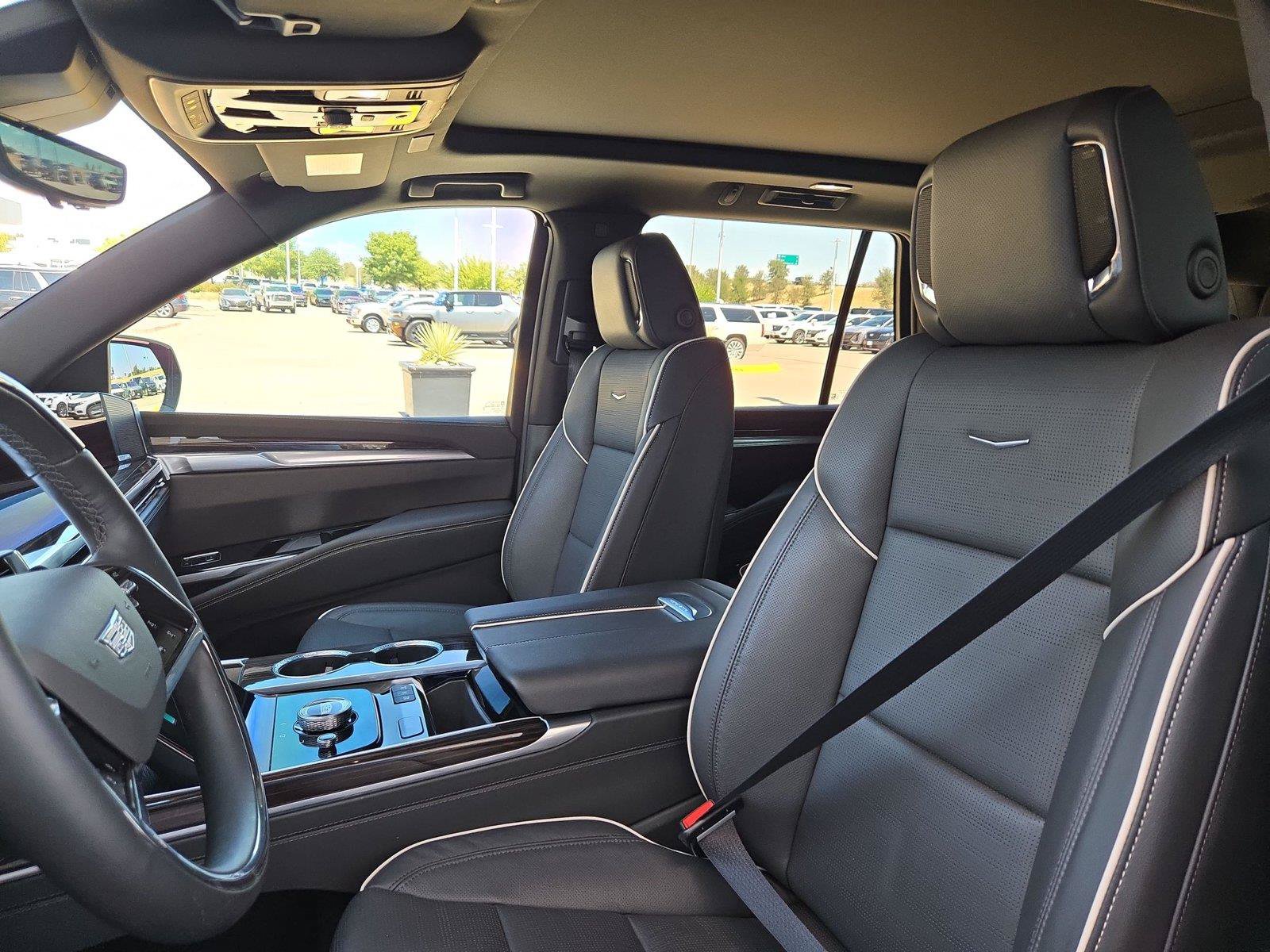 Certified 2026 Cadillac Escalade Luxury w/ LPO, Floor Liner Package RWD image 27