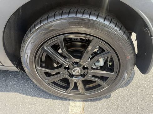 Used 2023 Nissan Kicks SR w/ SR Premium Package FWD image 39