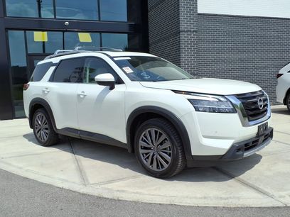 Used 2023 Nissan Pathfinder SL w/ SL Premium Package