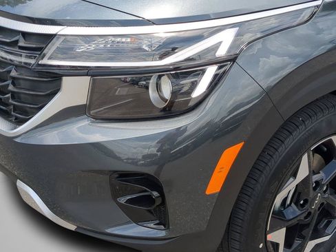 Certified 2025 Kia Seltos EX FWD image 25
