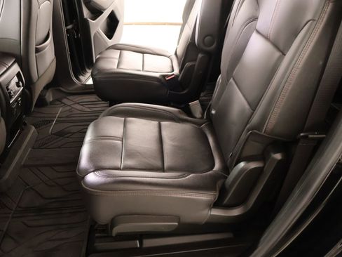 Used 2023 Chevrolet Traverse RS w/ LPO, Floor Liner Package FWD image 12