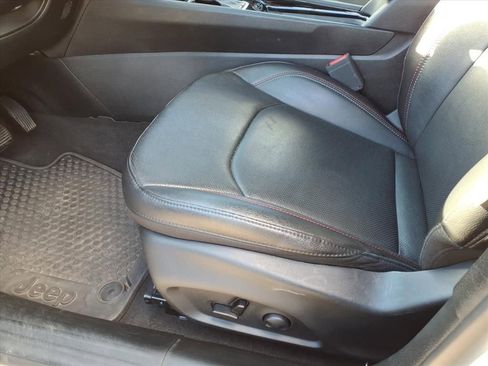 Used 2025 Jeep Compass Trailhawk w/ Trailhawk Elite Group image 15