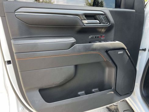 Used 2022 GMC Sierra 1500 AT4 w/ AT4 Premium Package AWD/4WD image 5