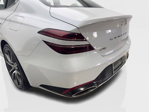 Used 2025 Genesis G70 2.5T image 19