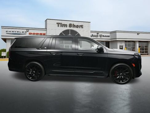 Used 2022 Cadillac Escalade ESV Sport w/ Touring Package AWD/4WD image 6