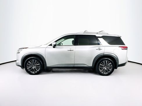 Used 2022 Nissan Pathfinder SL w/ SL Premium Package image 4