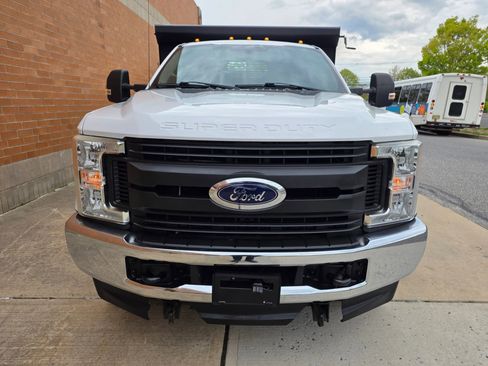 Used 2017 Ford F350 XL w/ Power Equipment Group AWD/4WD image 2