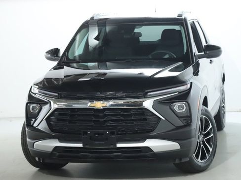 Used 2025 Chevrolet TrailBlazer LT image 3