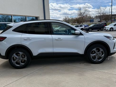 Used 2025 Ford Escape ST-Line Select AWD/4WD image 4
