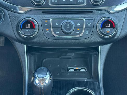 Used 2019 Chevrolet Impala Premier FWD image 11