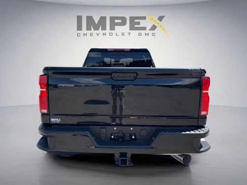 Used 2026 Chevrolet Silverado 2500 High Country w/ High Country Premium Package AWD/4WD image 4